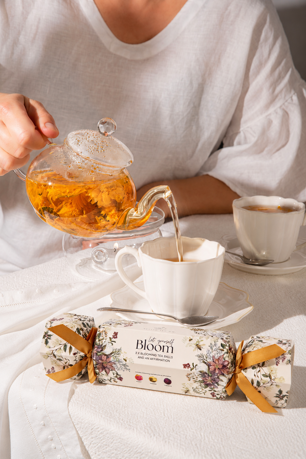 Blooming Tea Ball Bonbon Cracker